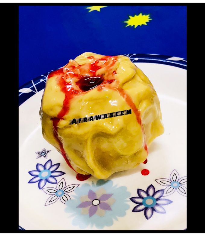 A picture of Microwaved caramel apple.