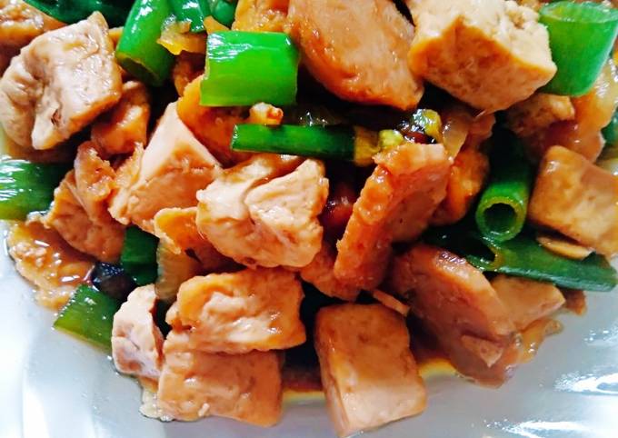 Tumis tahu bunga bawang