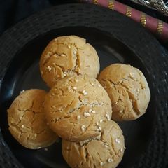 Til Nankhatai in Pressure Cooker A picture of Til Nankhatai in Pressure Cooker.