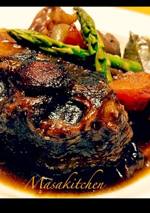 A picture of Oxtail stew.