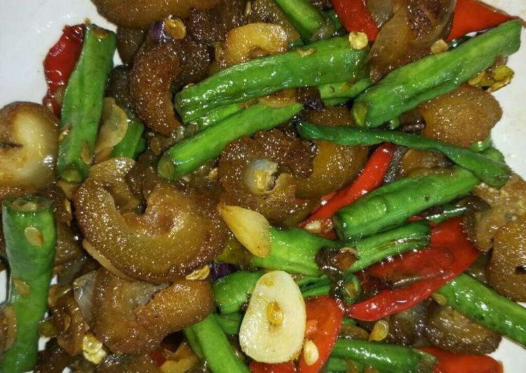 Resep masakan Tumis kikil kacang bumbu kecap | Resep Membuat Tumis kikil kacang bumbu kecap Yang Mudah Dan Praktis