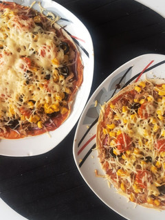 Una foto de Pizza en tortillas de burritos