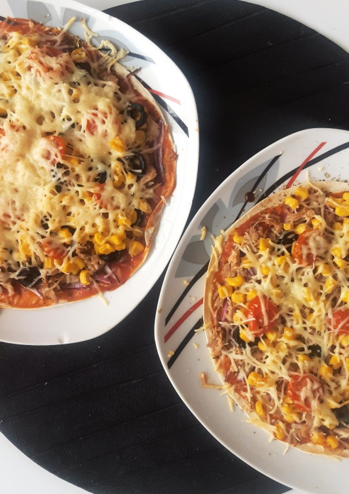 Una foto de Pizza en tortillas de burritos