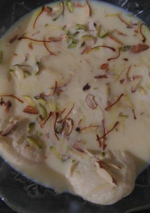 A picture of RasMalai.