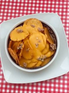 Una foto de Nachos con carne molida