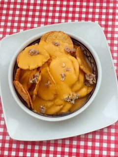 Una foto de Nachos con carne molida