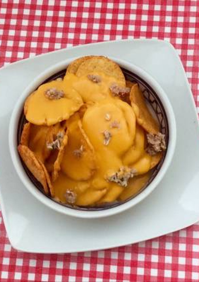 Una foto de Nachos con carne molida
