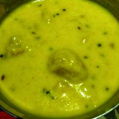 A picture of Kadi pakore.