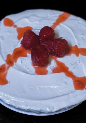 A picture of Strawberry Cheesecake.