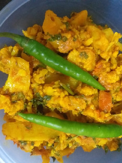 गोभी आलू की चटपटी सब्जी (gobi aloo ki chatpati sabzi recipe in Hindi) रेसिपी मुख्य फोटो