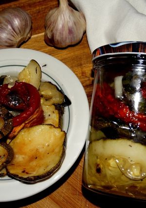 Zdjęcie przepisu Grillowana cukinia w oliwie.