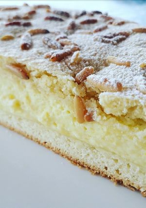 Foto di Torta della nonna con crema al limoncello e ricotta