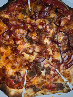 Una foto de Pizza barbacoa de ternera