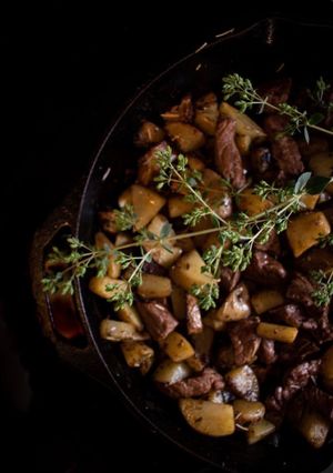 A picture of Herb Steak + Potatoes.