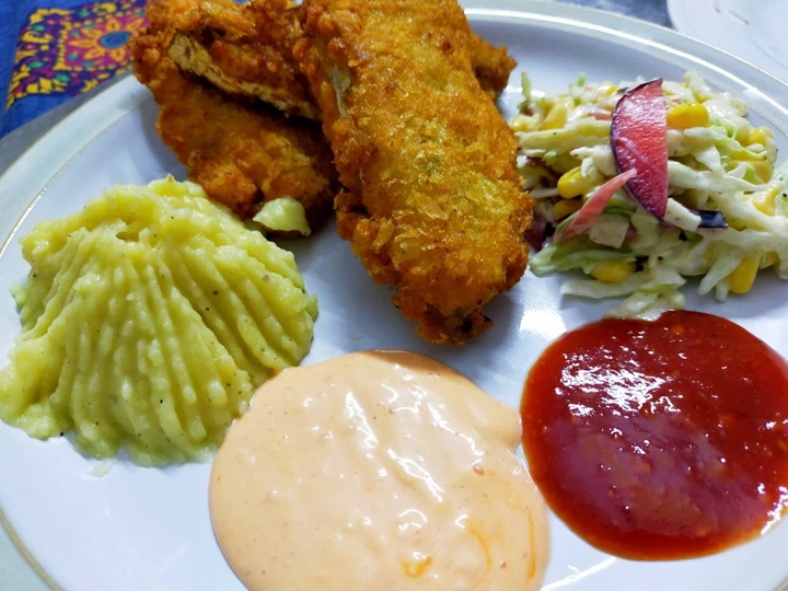 Easy Way Make Fried fish restaurant style with salad,mash potato and dips the  Makes Drooling Tasty