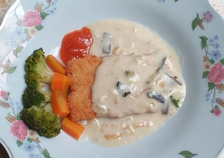 Dory Fish with White Sauce