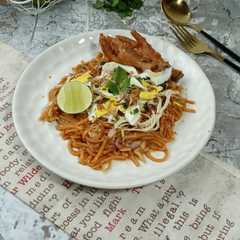 A picture of Mie bancir ala chef Agus Sasirangan.