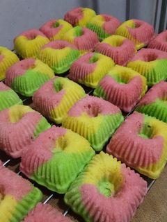 Foto resep Bolu Pelangi Mini Ekonomis