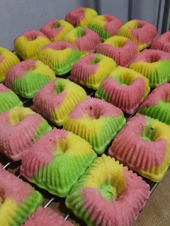 Foto resep Bolu Pelangi Mini Ekonomis