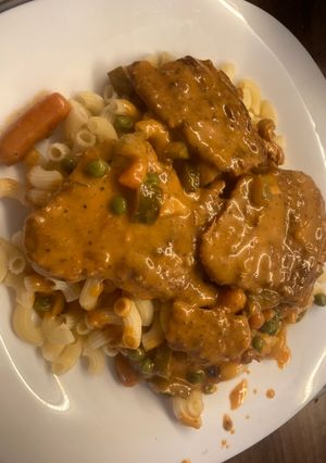 Pozsonyi lime-os sertésragu bébirépás tésztával recept fotója