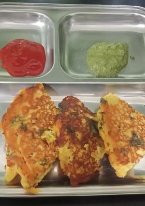 રવાનો હાંડવો (Rava Handvo Recipe In Gujarati) રેસીપી મુખ્ય ફોટો