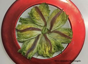 Una foto de Cogollos de lechuga con anchoa