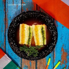 A picture of Tricolor Sandwich.