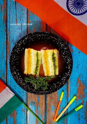 A picture of Tricolor Sandwich.