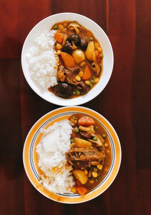 Hình của món Cà ri gà nấm.
