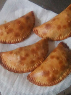 A picture of Chicken meat pie.