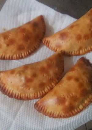 A picture of Chicken meat pie.