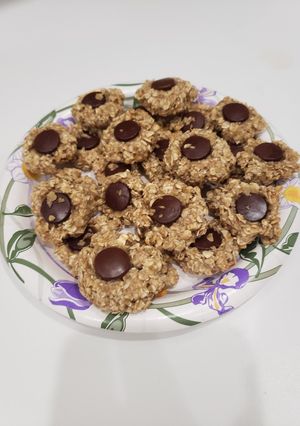 Una foto de Galletas de avena, cambur y chocolate