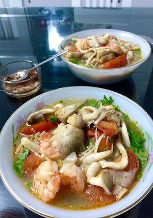 Hình của món Tom yum.