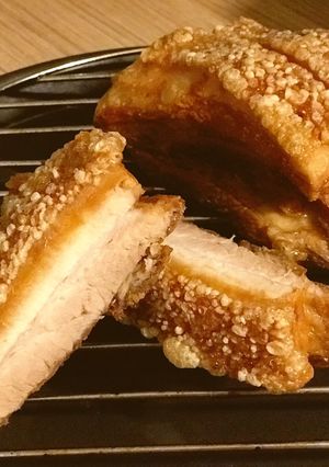 รูปของ หมูกรอบ Crispy pork #begin