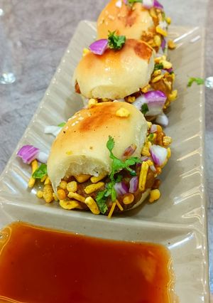 A picture of Masala pav.