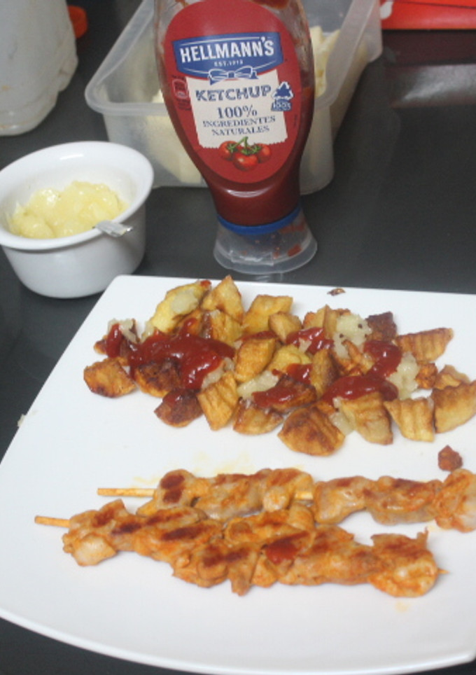 Una foto de Pinchos de pollo adobado al grill doble