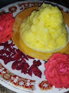 عکسی از دستور بستنی سنتی زعفرانی🍨