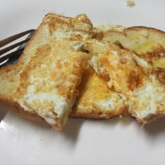 Toast mayai A picture of Toast mayai.