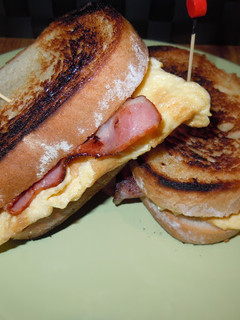 Una foto de Breakfast sándwich