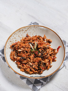 Foto resep Ikan Asap Suwir Pedas