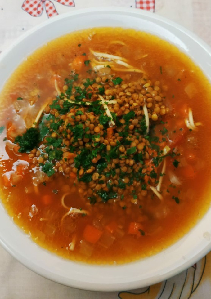 Foto di Zuppa di lenticchie con noodles