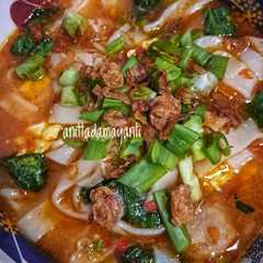 A picture of Seblak Kwetiaw.
