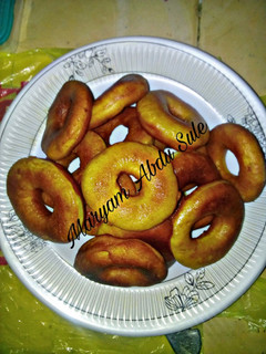 A picture of Homemade Donuts with correct measurements.