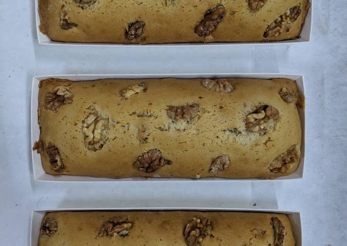 Recipe of Favorite Whole Wheat Banana Walnut Cake