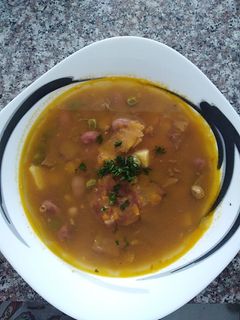 Una foto de Sopa de plátano frito /patacones
