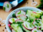 Una foto de ensalada primavera