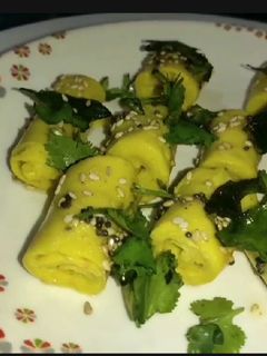 ખાંડવી (Khandvi Recipe In gujarati) રેસીપી મુખ્ય ફોટો