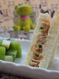 鮪魚沙拉三明治 的食譜成品照片