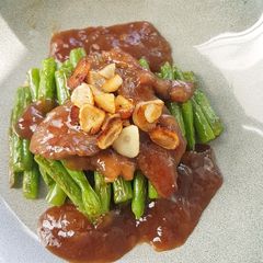 A picture of French Long Bean with Beef and Homemade Gravy.