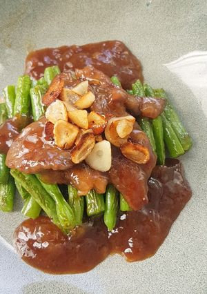 A picture of French Long Bean with Beef and Homemade Gravy.